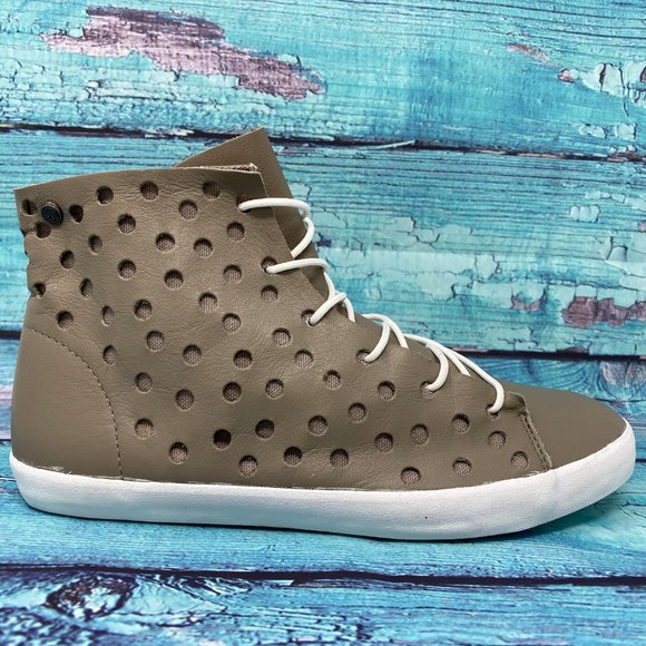 NEW Diamond Sample Prototype Perforated Leather 7 - Picture 8 of 8